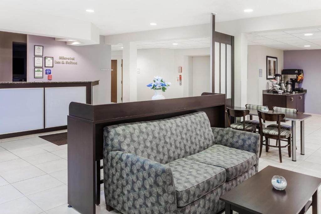Microtel Inn & Suites By Wyndham Elkhart Photo 17