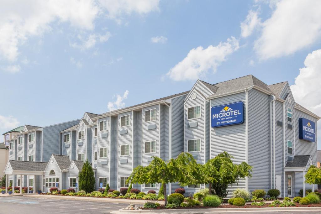 Microtel Inn & Suites By Wyndham Elkhart Photo 24