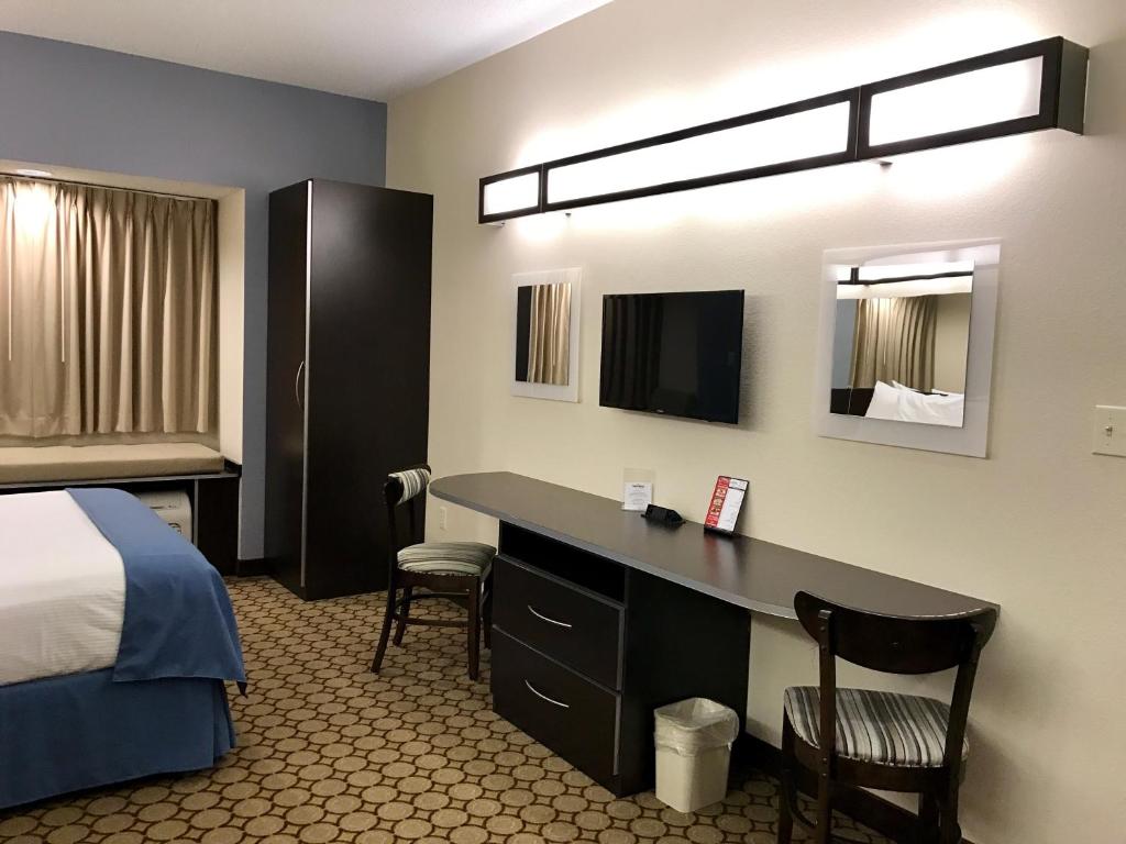 Microtel Inn & Suites By Wyndham Elkhart Photo 26