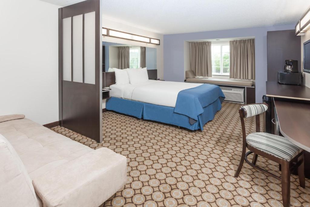 Microtel Inn & Suites By Wyndham Elkhart Photo 40