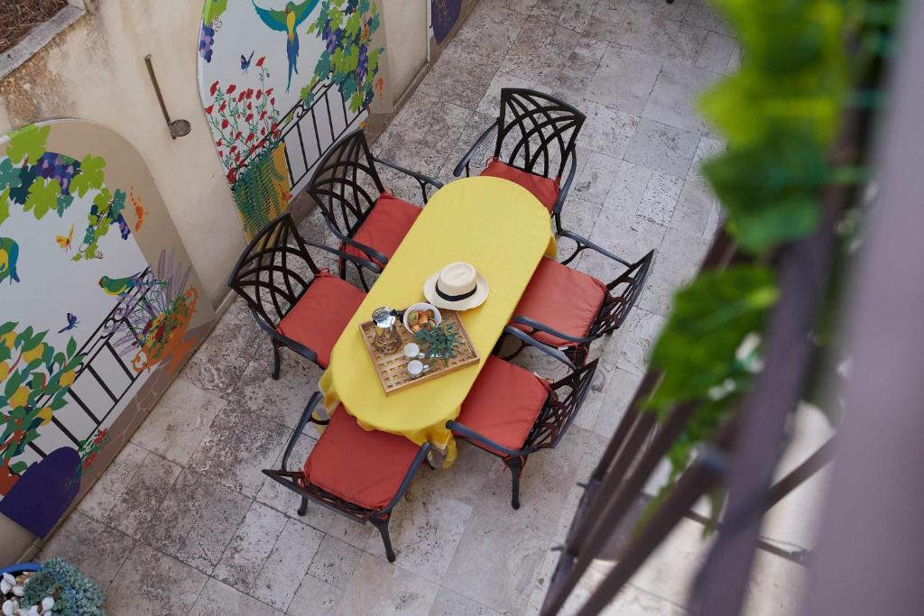 Historic Uzes Townhouse Balcony and Terrace - 3