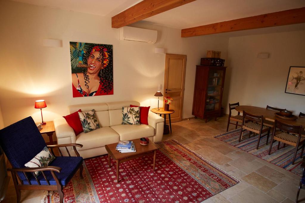 Historic Uzes Townhouse Balcony and Terrace - 4