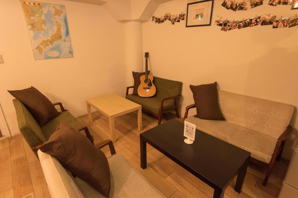 Shared lounge/TV area