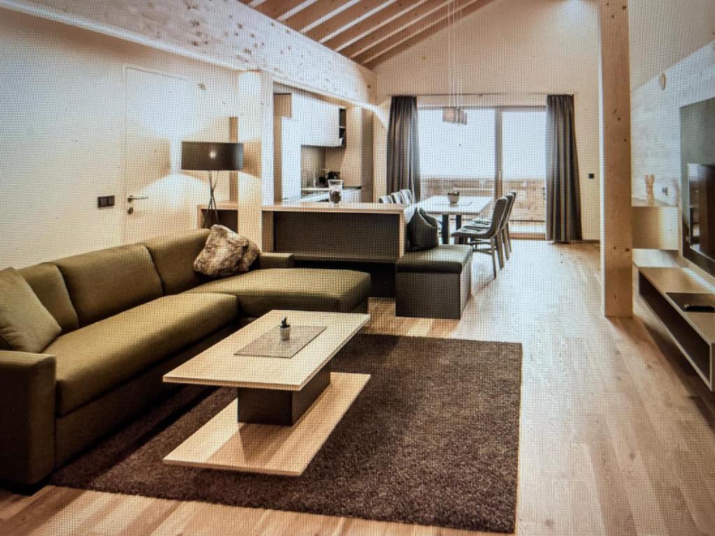 Tyrol Mountain Suites - 1