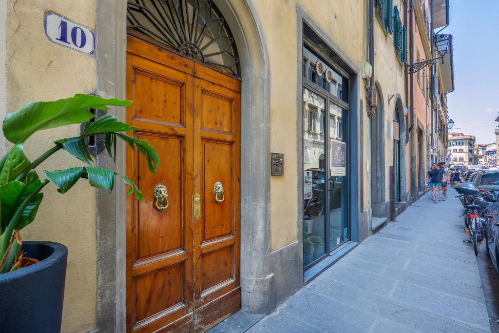 Via Maggio 10 Historic Apartments in Oltrarno - 3