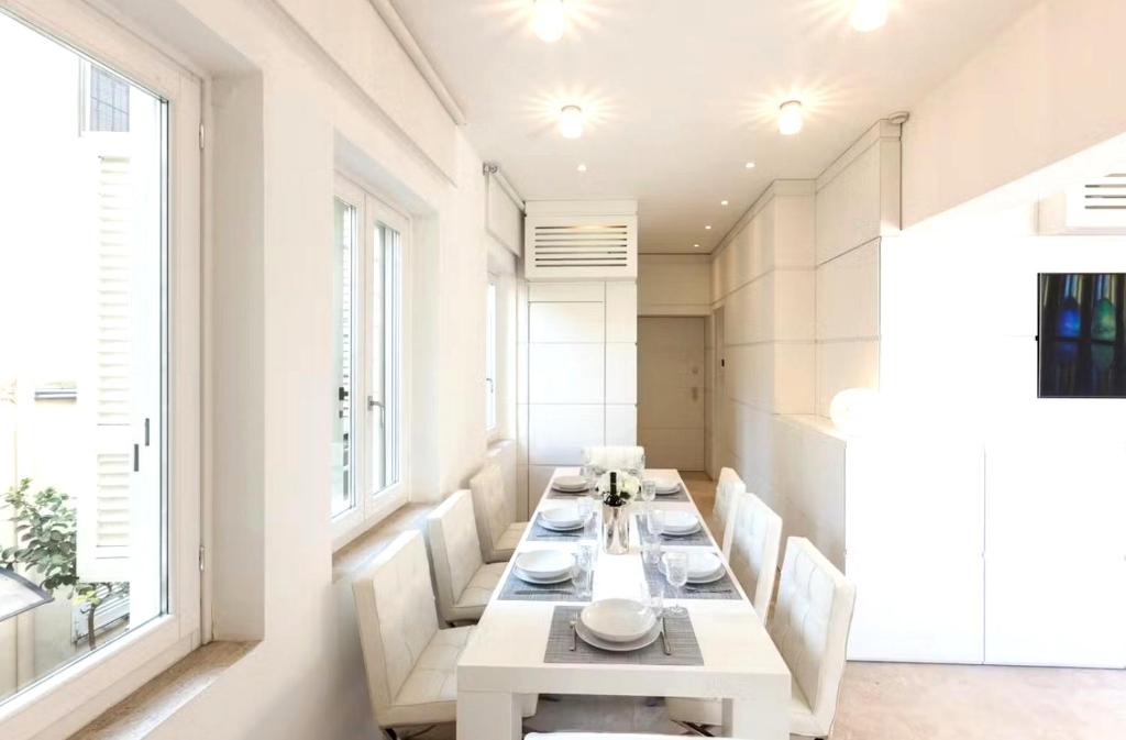 Quiet Luxury Retreat - 4