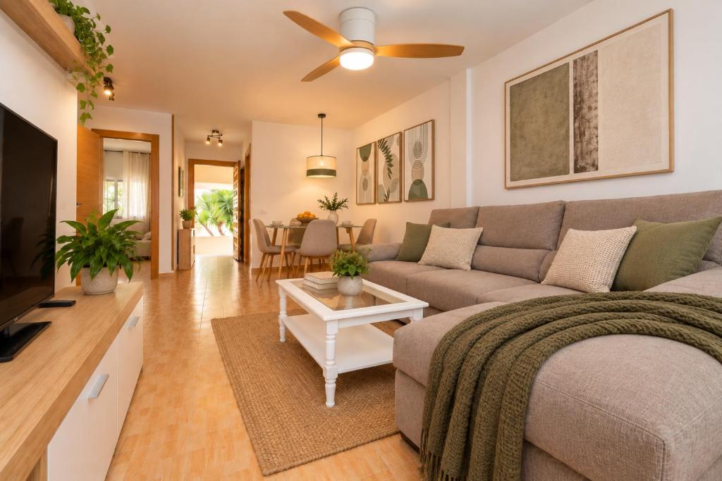Bay Two Beach Apartment - 5