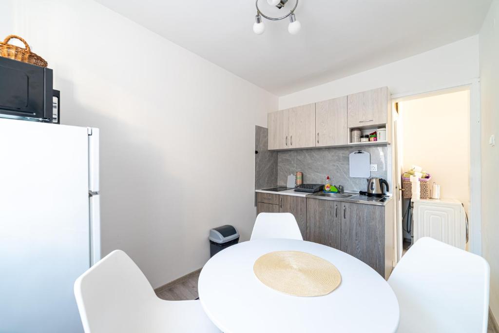 Sumbul Cesma modern 1BDR apartment with garden and free parking - 4