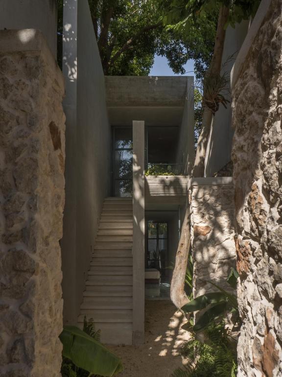 Casa Guarumo Architectural Home - 2