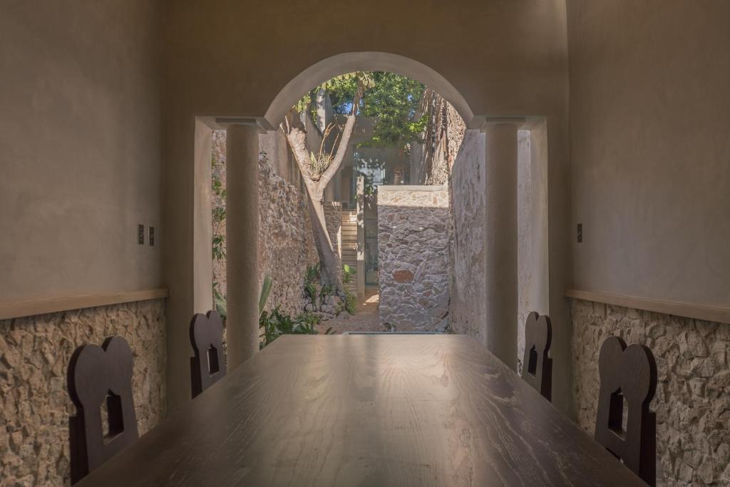 Casa Guarumo Architectural Home - 5