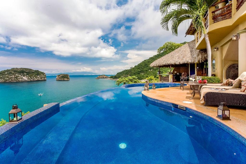 Villa Los Arcos Luxury Oceanfront Villa with Full Staff - 1