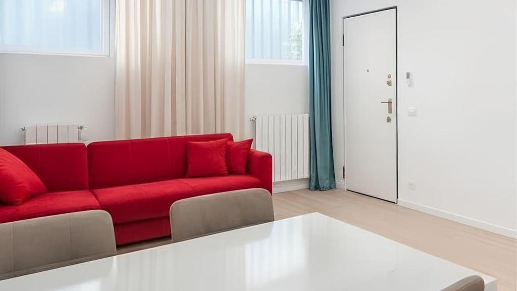 2 bedrooms plus 1 in aparment with 2 bathrooms - 1