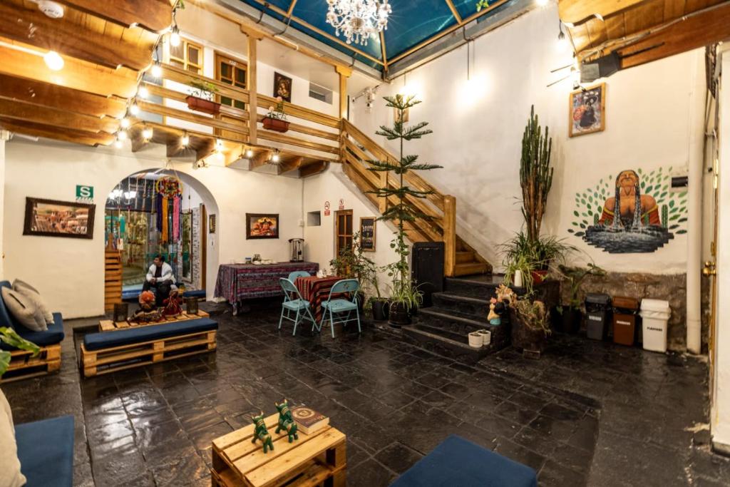 Santa Ana Garden House - 1