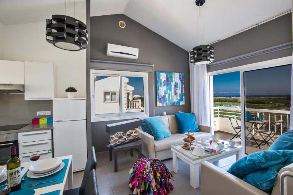 Nicholas Seaview Apartments — Hotel in Protaras