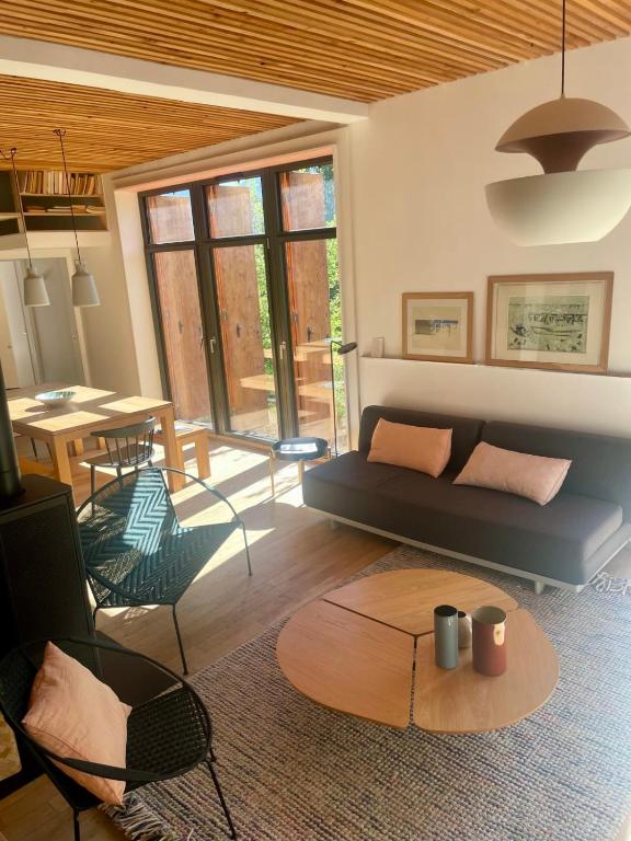 Bright chalet with valley views - 2