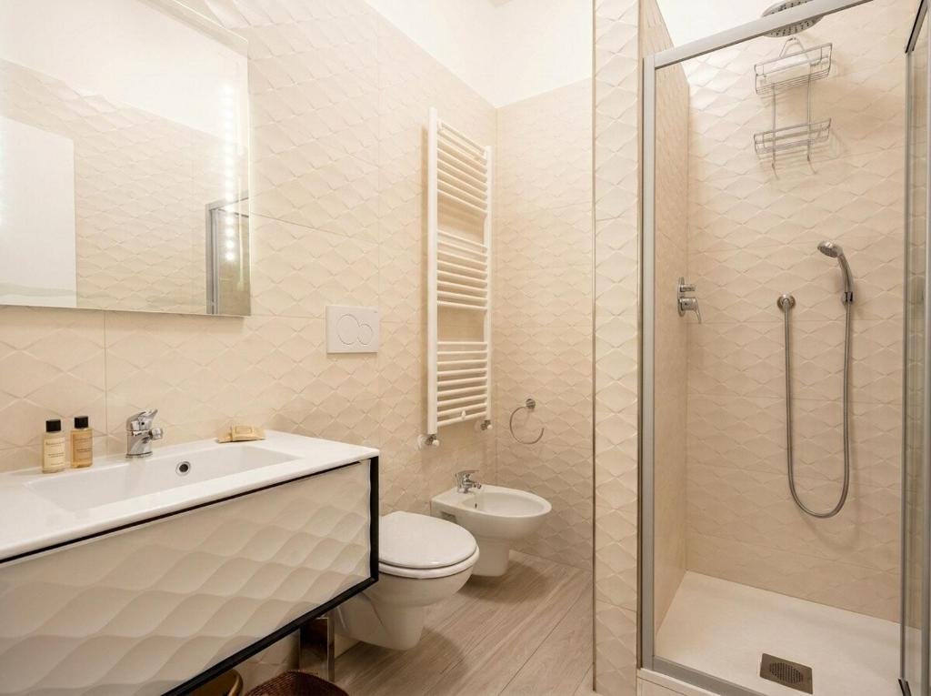 Terra 2 Bedroom with Shared Kitchen & Balcony Seafront Location - 4