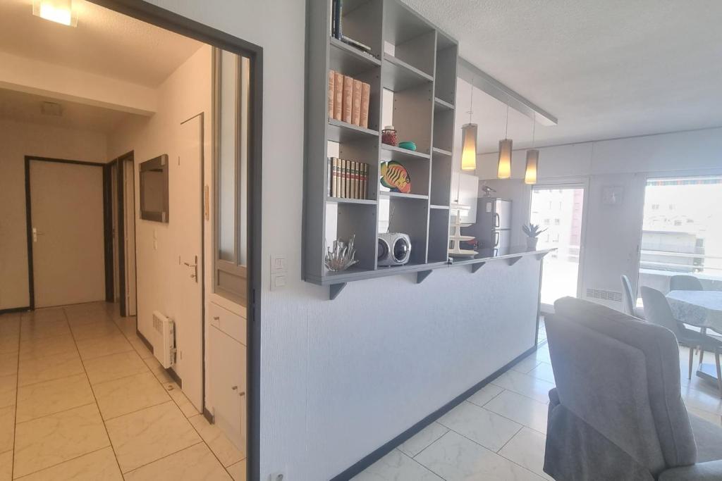 Bright apartment near beach and train station - 5