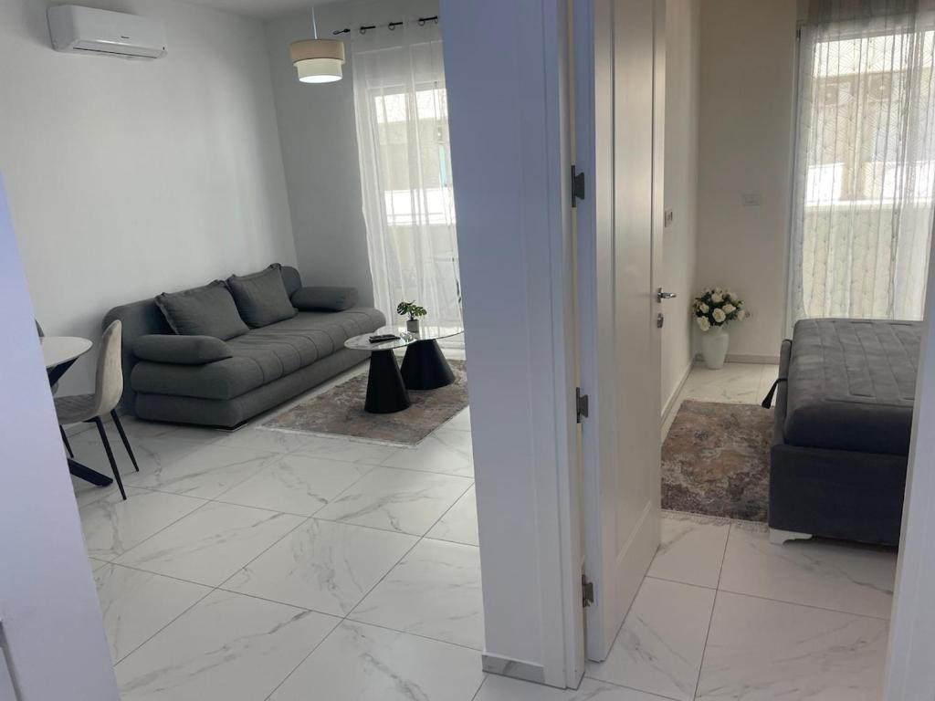Ground Floor Apt with Balcony - 3