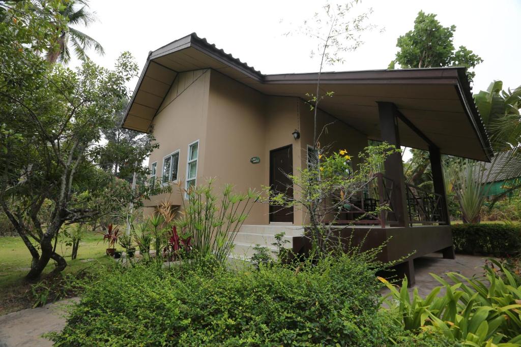 Bannsuanrachawadee Resort