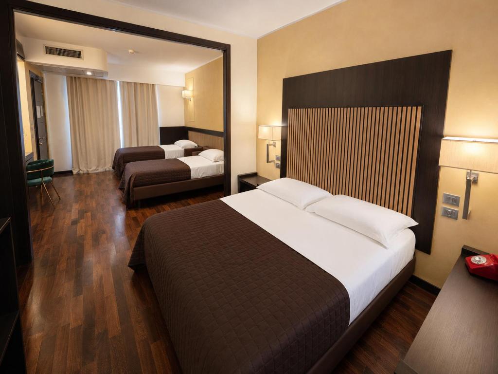 E' Hotel - 2