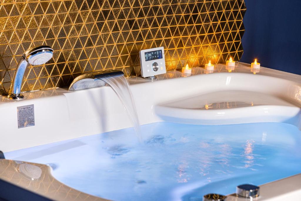 Suite Balneothérapie Hammam Bleue et Or - 4
