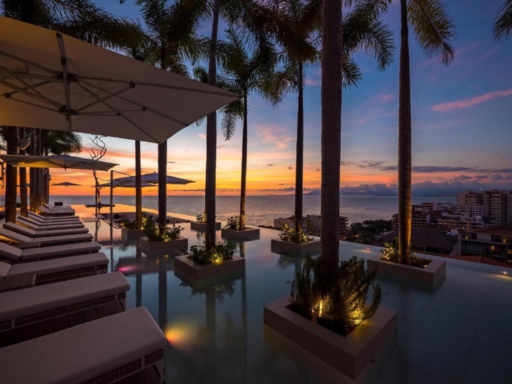 PIER 57 - 610 2 BR & Best Sunset Rooftop in PV - 5