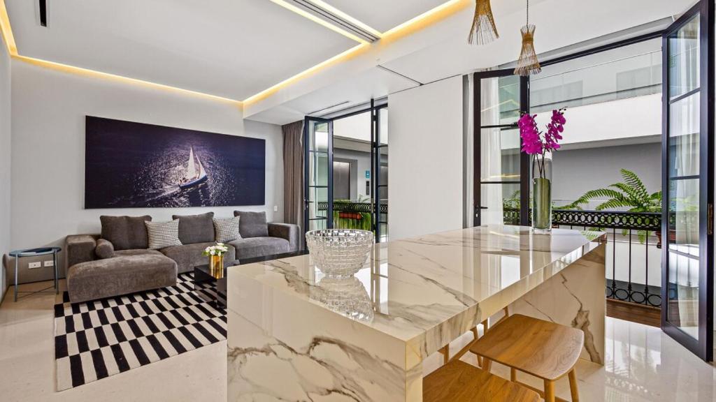 PIER 57 - 410 Amazing 2 BR Condo Romantic Zone - 5