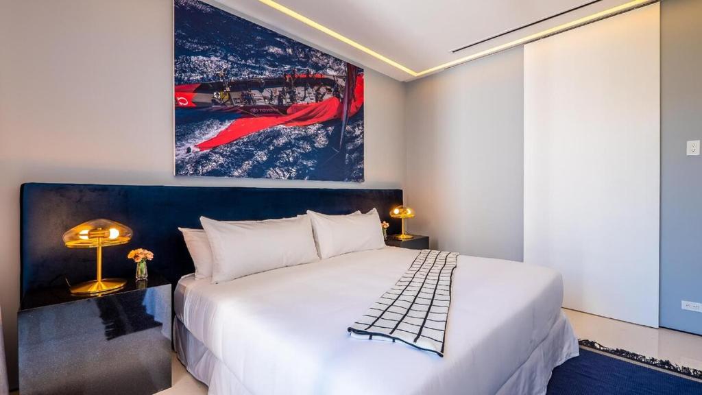 PIER 57 - 710 Fabulous & Luxurious 2 BR Penthouse - 3