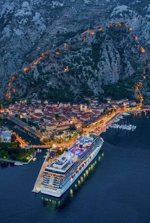 Kotor Old town yelkenli konaklama - 3
