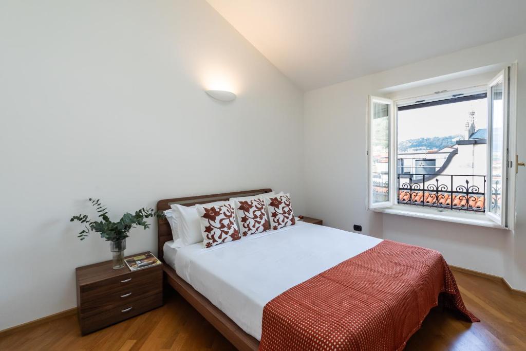 Luxury Penthouse by Rent All Como - 2