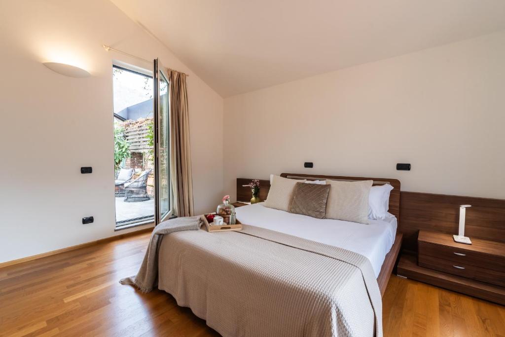 Luxury Penthouse by Rent All Como - 3