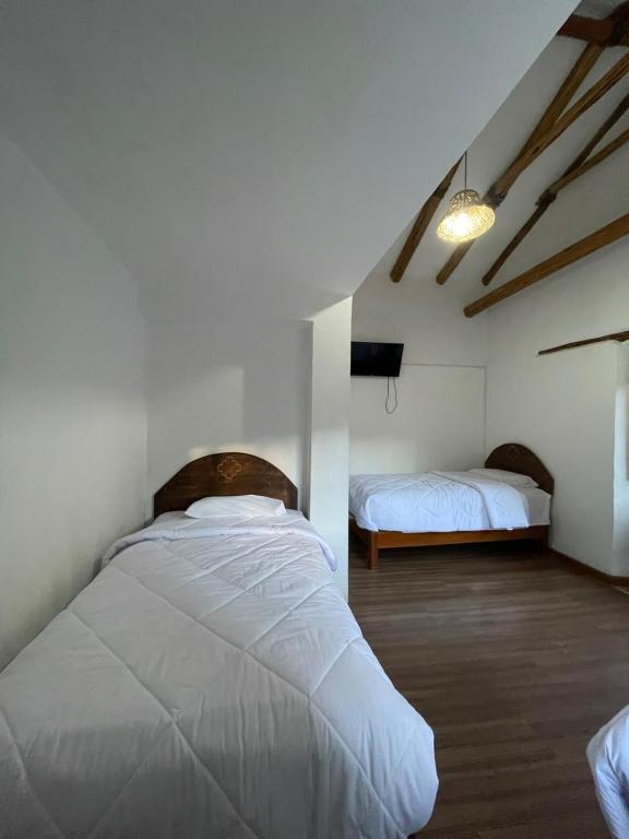 Hostal Plaza - 4