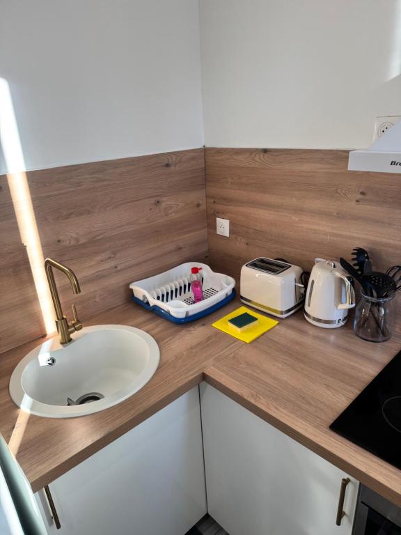 Studio neuf cosy climatisé netflix Marseille - 4