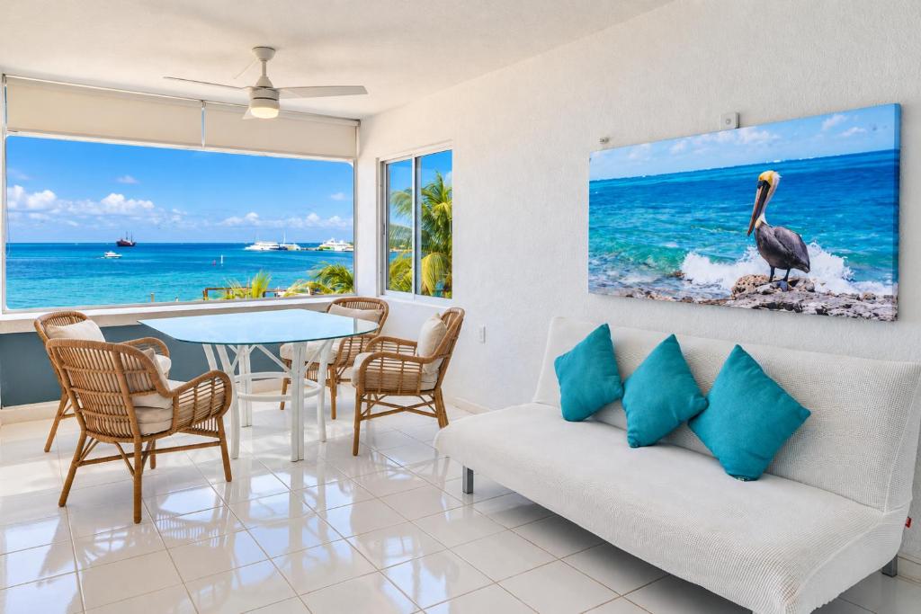 2 Bedroom Ocean Front Condo in the Hotel Zone - 2