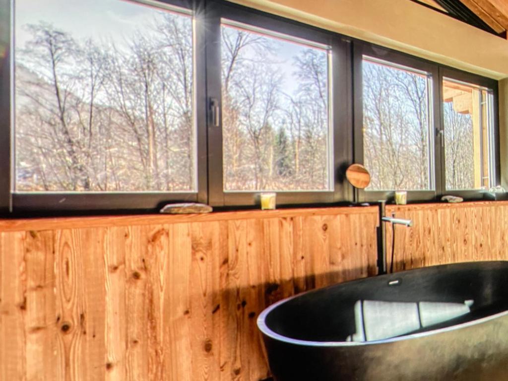 Tyrolean Apartment Jenny in Ischgl with Alpine Views - 1