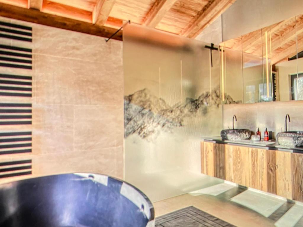 Tyrolean Apartment Jenny in Ischgl with Alpine Views - 2