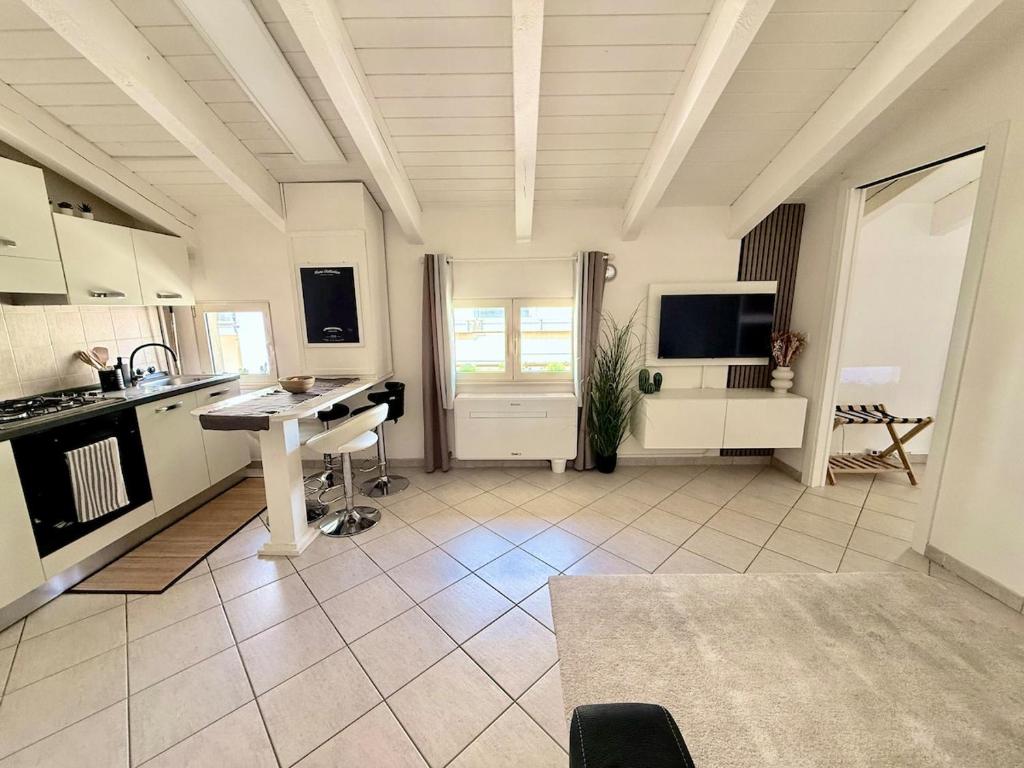 DC Suite - The Mazzini 25 - 2