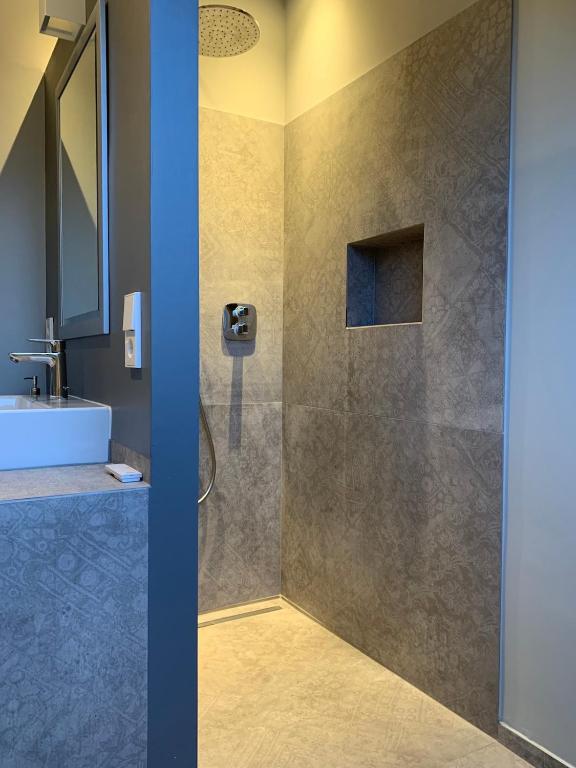 Laurelia Suites - 5