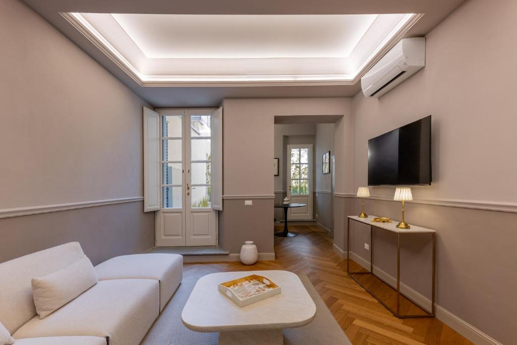 Porcelain Florence Apartment - 2