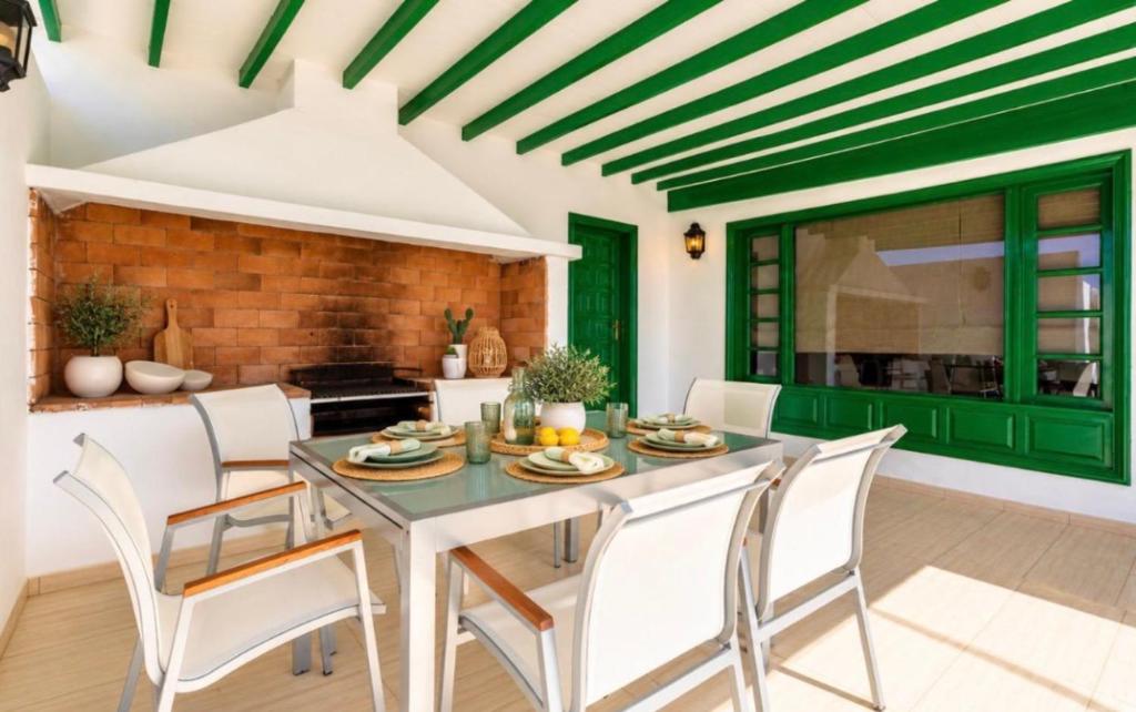 Luxury Villa Sea Front -La Orilla - 5