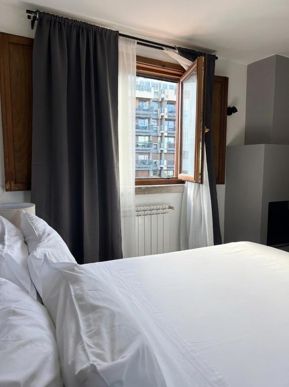 Bari LandLord 71 - Central Rooms - 2