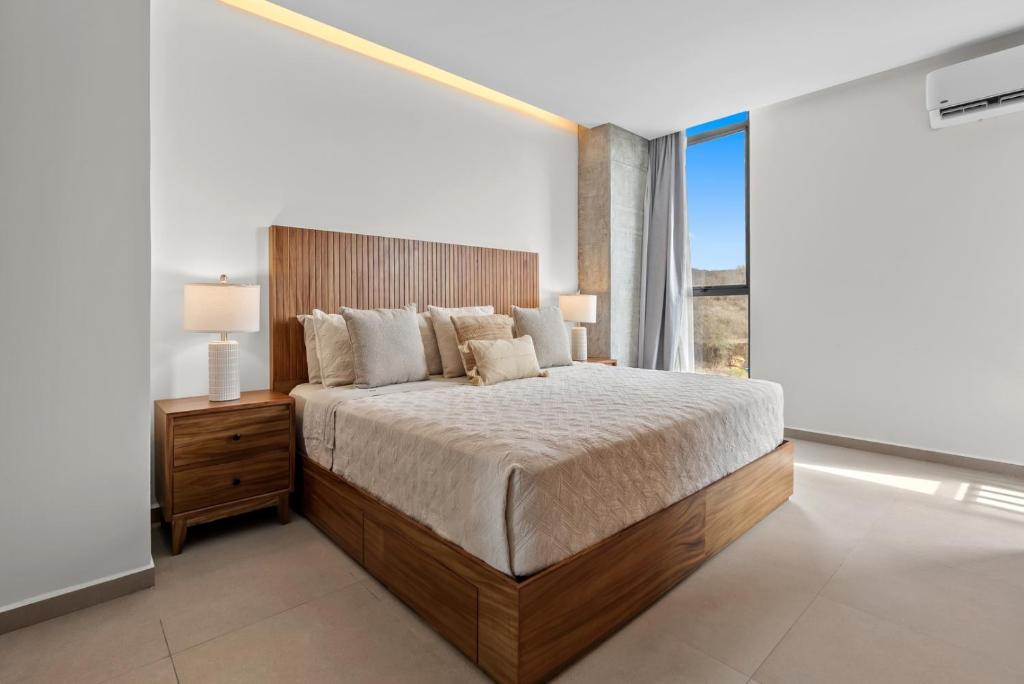 Cozy Modern Condo with Scenic Balcony Views - 3
