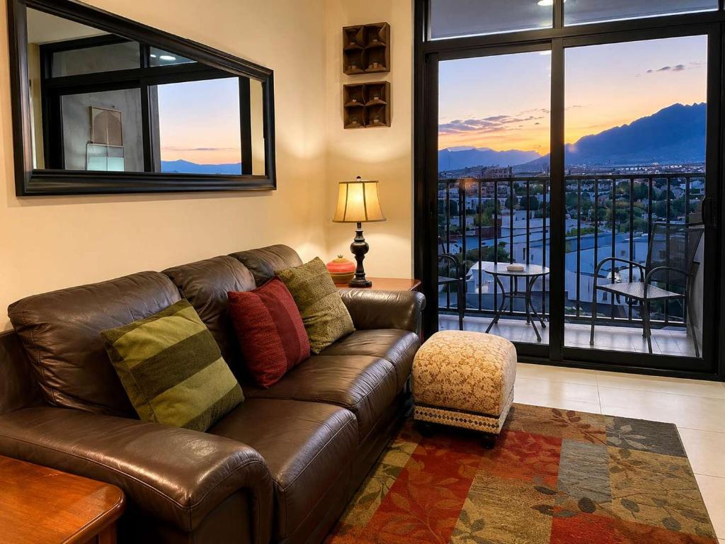 Parkfront Luxury Apt w Terrace BBQ & Gym - 1