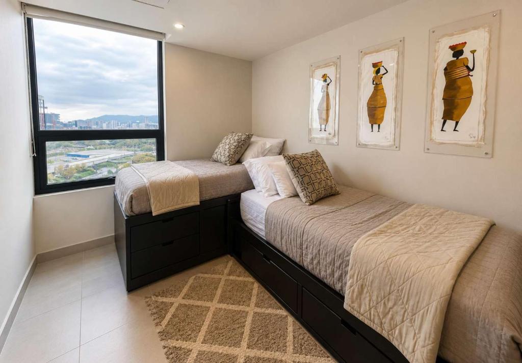 Parkfront Luxury Apt w Terrace BBQ & Gym - 5