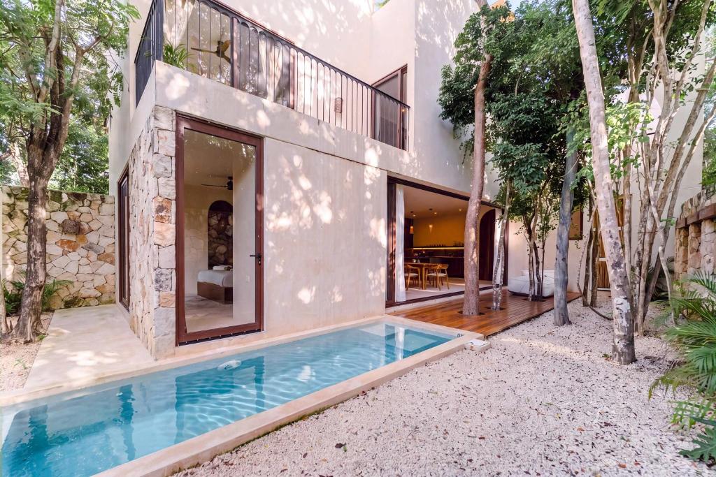 Shanti Villa - 4BR Luxury Stay with 2 Private Pools - 4