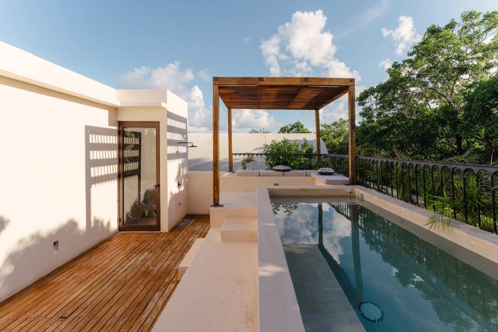 Shanti Villa - 4BR Luxury Stay with 2 Private Pools - 5