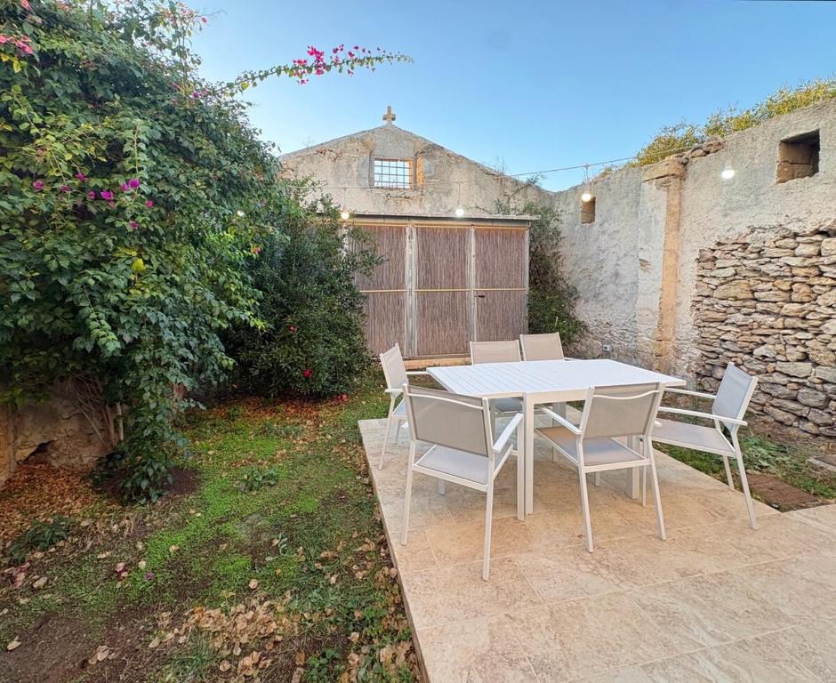 Stagnone Homes - 4 Guests - 3