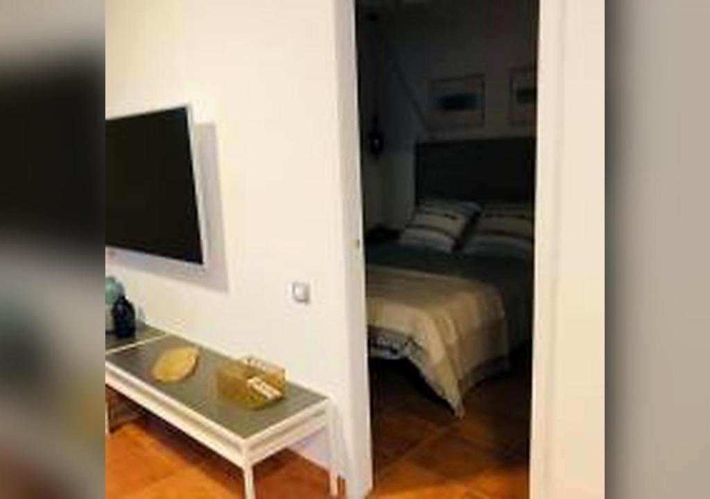 5 min walk from Yumbo! 128 - 4