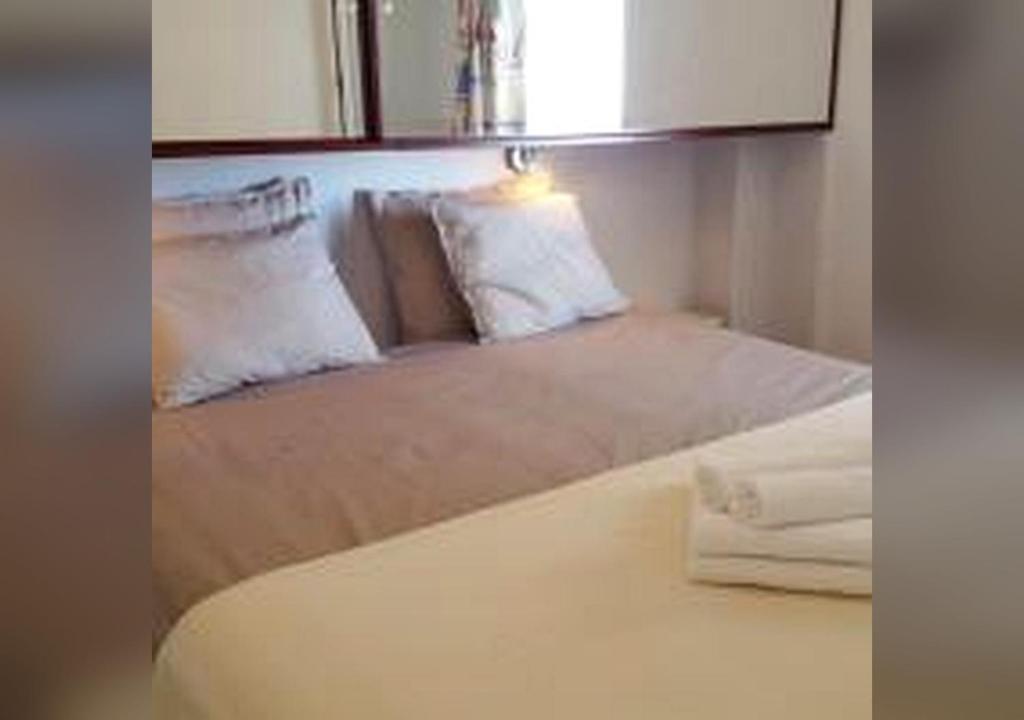 5 min walk from Yumbo! 417 - 4