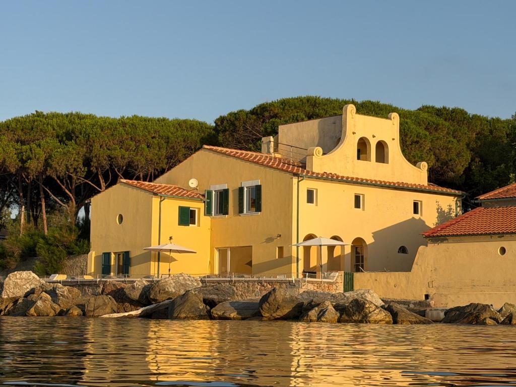 Casa Grande, historic Villa by the sea, in the sea - 1